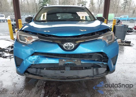 2018 Toyota Rav4 Le z USA, uszkodzony, nr VIN JTMBFREVXJD256995